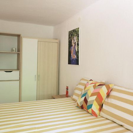 Apartments-Estate Under The Paintbrush วิส ภายนอก รูปภาพ