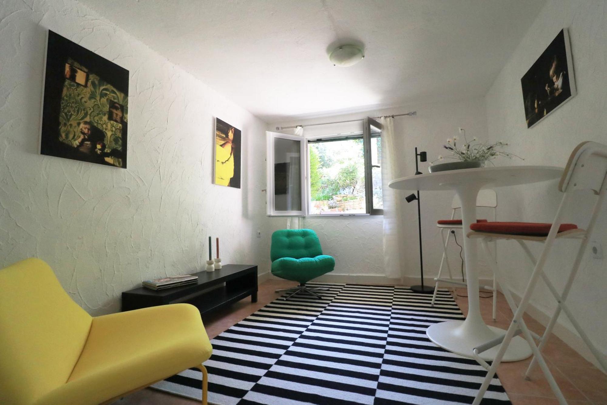 Apartments-Estate Under The Paintbrush วิส ภายนอก รูปภาพ
