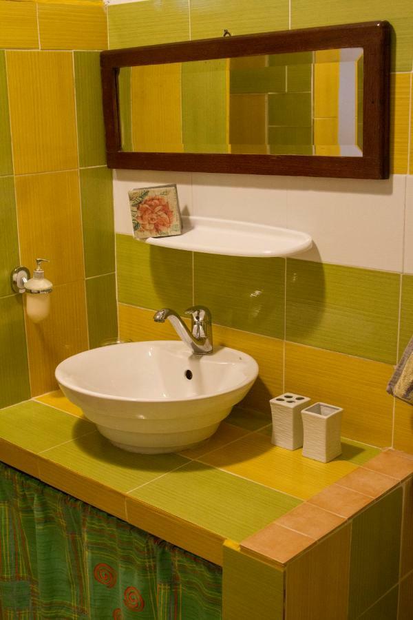 Apartments-Estate Under The Paintbrush วิส ภายนอก รูปภาพ
